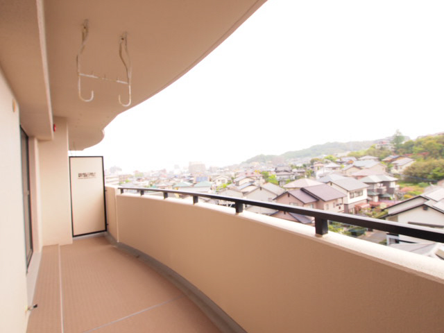 Balcony. Also easy to dry laundry in the spread of the balcony.