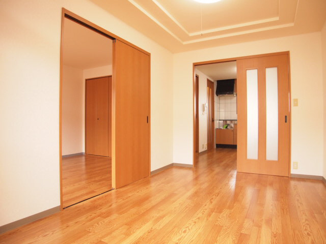 Living and room. Is a floor plan that can be used to divide the room.