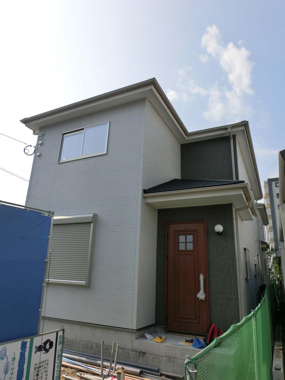 Local appearance photo. Local (11 May 2013) Shooting