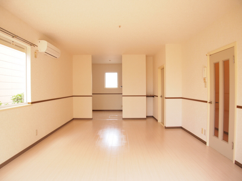 Living and room.  ※ Photo By room