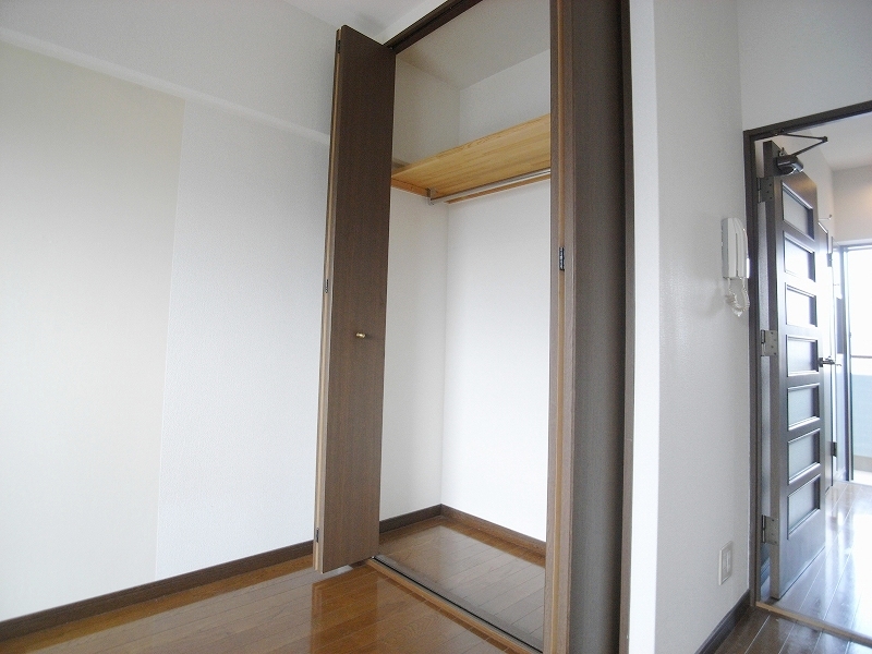 Receipt. Plenty of closet storage in one living