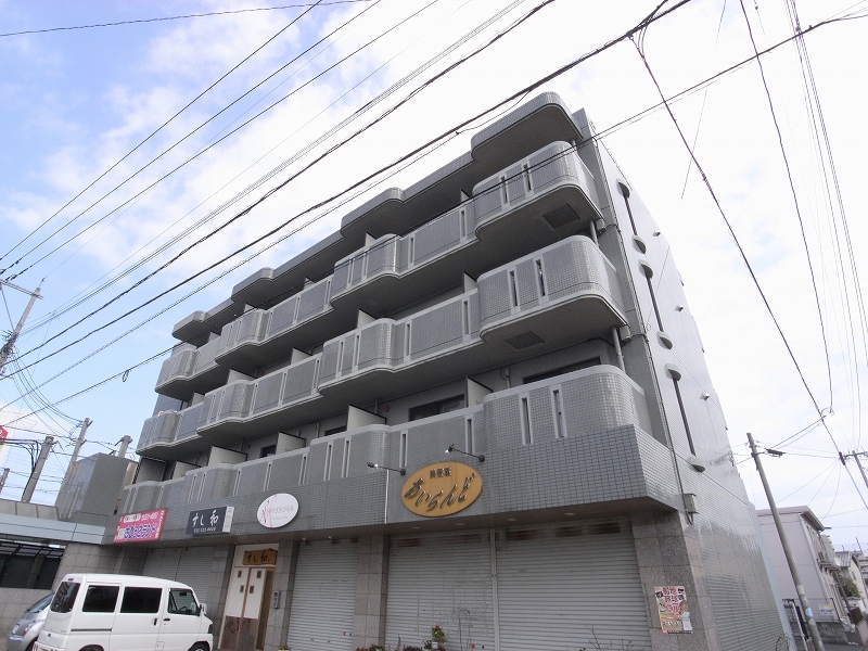 Building appearance. Station 1 minute walk Reinforced Concrete