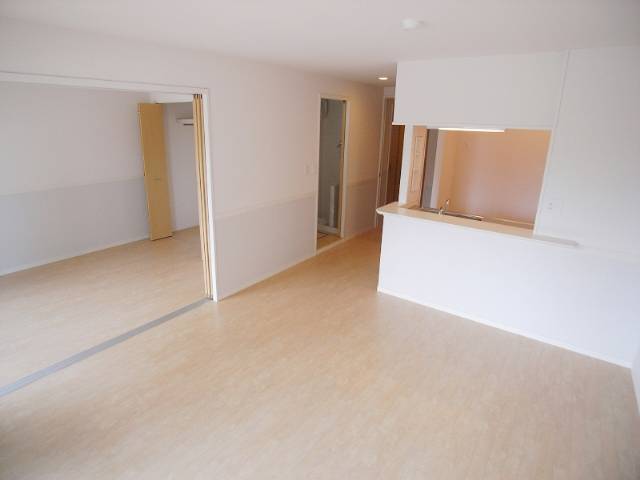 Living and room. Facing south in sunny