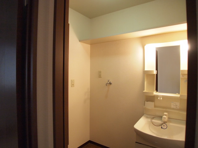 Other room space. Big success in the morning popular Shandore is busy.