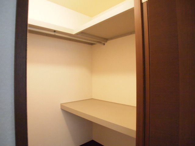 Receipt. There is a walk-in closet with depth!