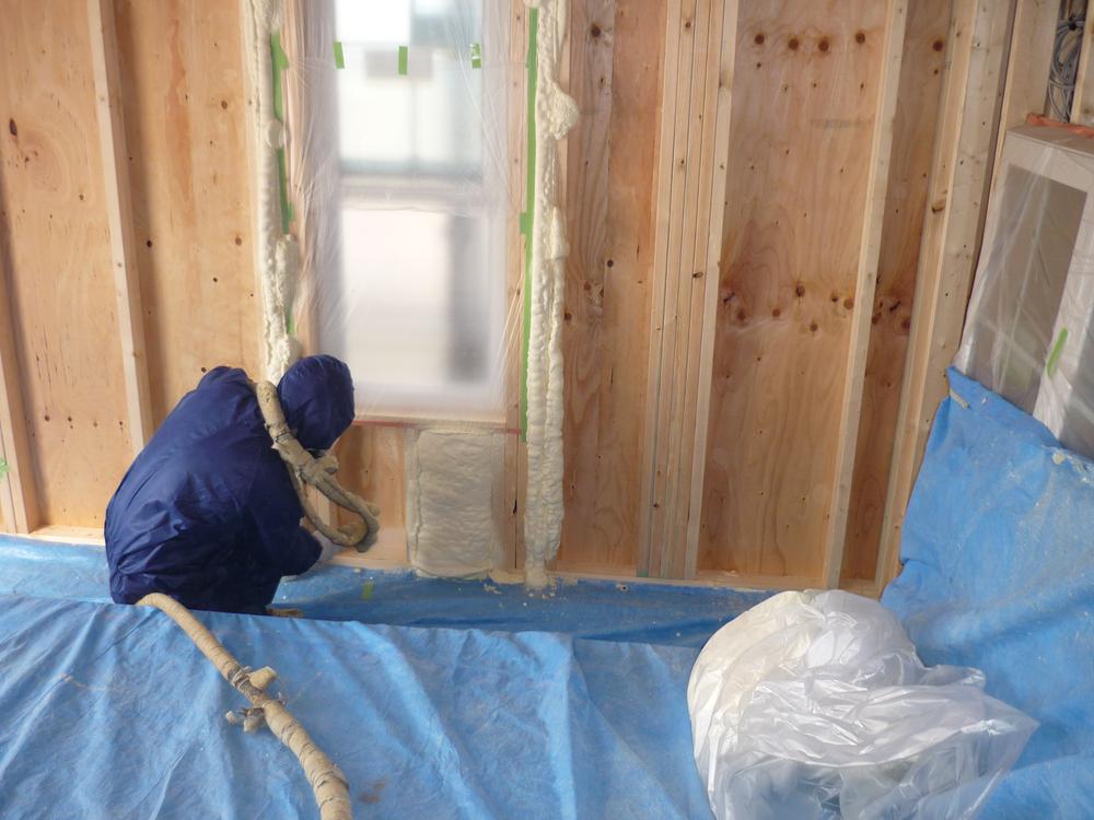 Other Equipment. It is said to be the world's highest level of thermal insulation material "Aishinen" Ya, Use the interior material dry wall to breathe of adoption in the United States of 99 percent of the housing. Is very high earthquake resistance, Also, Worry of sick building syndrome does not have. Since the resin sash and double glazing also uses, Keep the entire building to a comfortable temperature [comfortable ・ health ・ Energy saving] It is of living space.