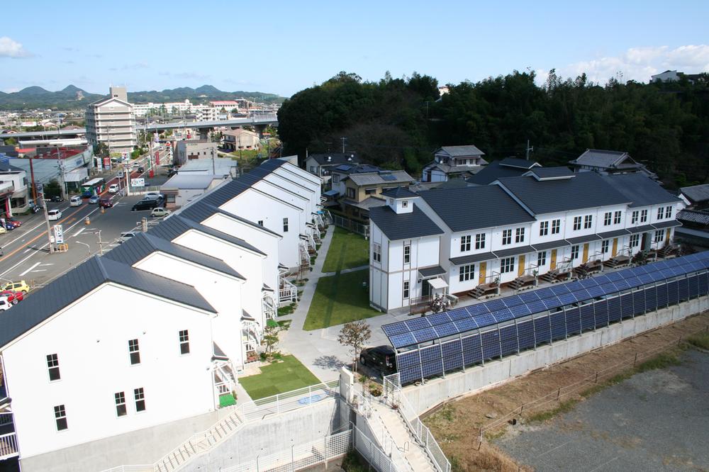 aerial photograph. July 2012 Itoshima is a next-generation residential area of the new town "Oginoura Garden Suburb" environment-friendly was born in. Renewable energy from solar power and rainwater harvesting, And reduce the cost of utilities, etc..