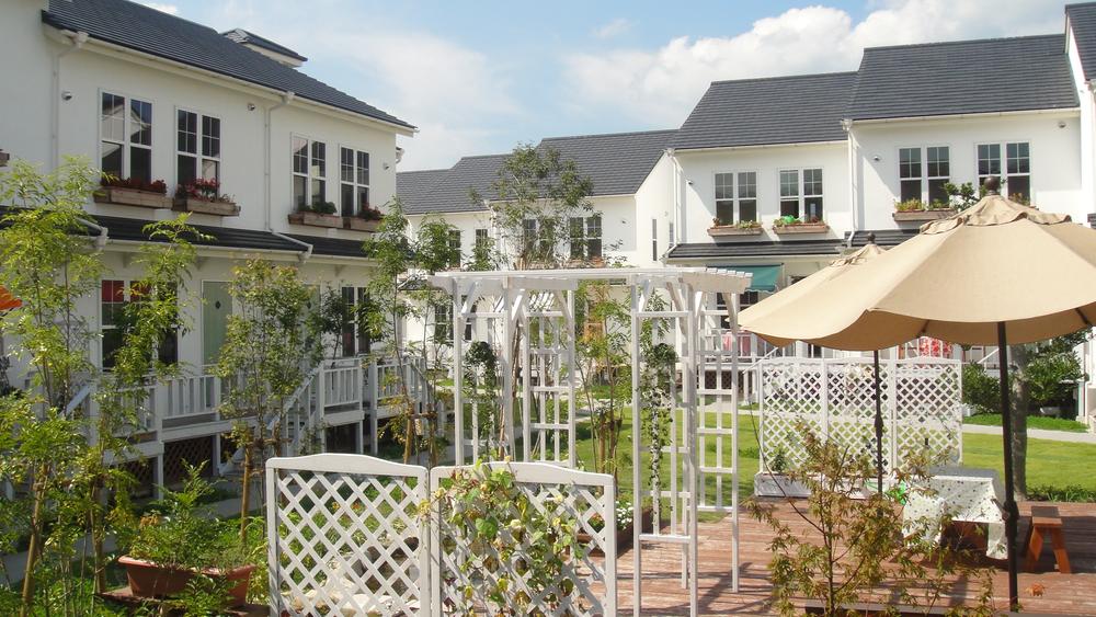 Garden. There is also a rich natural biotope, While feeling the seasonal water and lush life, And, Is the child-rearing environment of peace of mind.