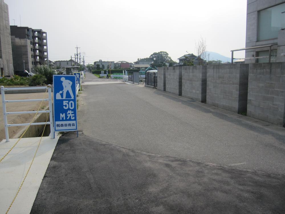 Local photos, including front road. Local (August 2013) Shooting