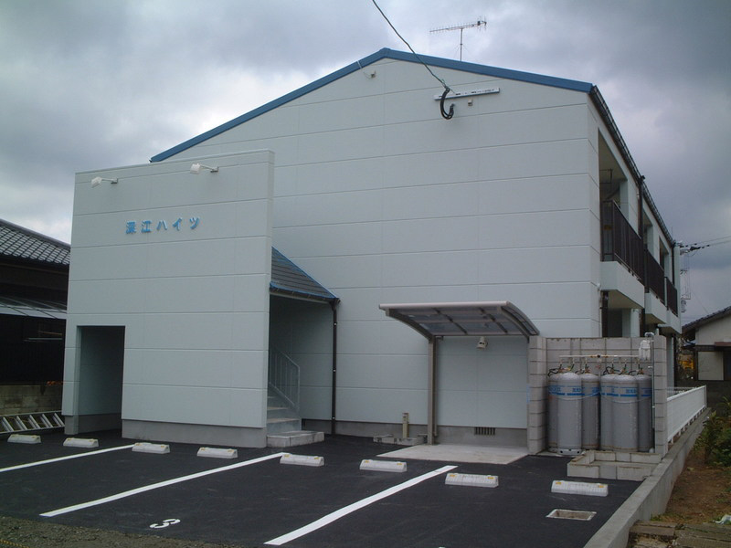 Building appearance. Site of the parking there is a limit to the number