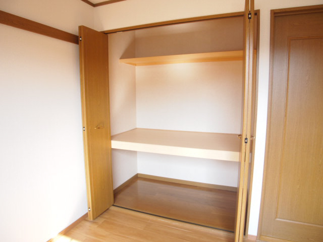 Receipt. It is a closet of large capacity.