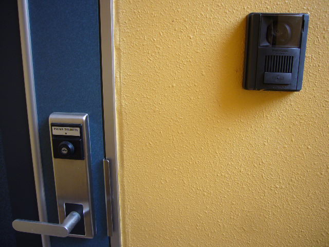 Entrance. Card key ・ Peace of mind in the monitor Hong