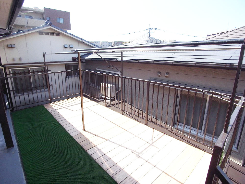 Other Equipment. Spacious space for the laundry Hoseru