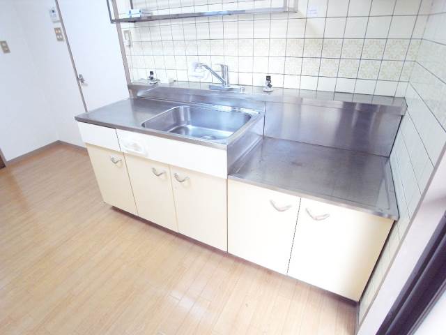 Kitchen. It kitchen is also good in the spread