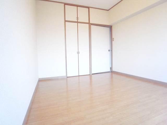 Other room space. Western-style is a little wider than the other rooms