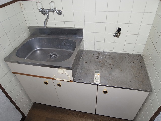 Kitchen. Two-burner stove corresponding Kitchen!