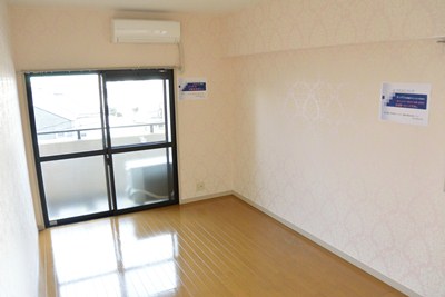 Living and room. Living another angle