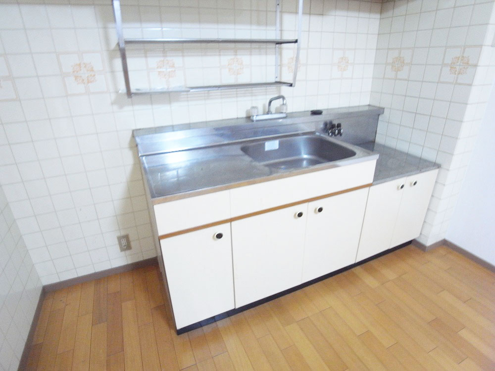 Kitchen. Gas stove installation Allowed wide kitchen