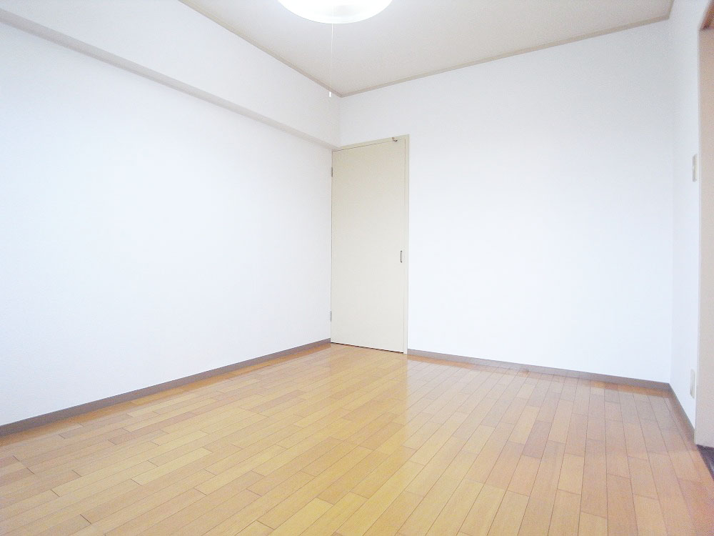 Other room space. Do you want this room to anyone of the room?