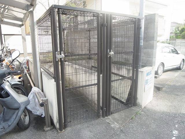 Other common areas. On-site waste dump!