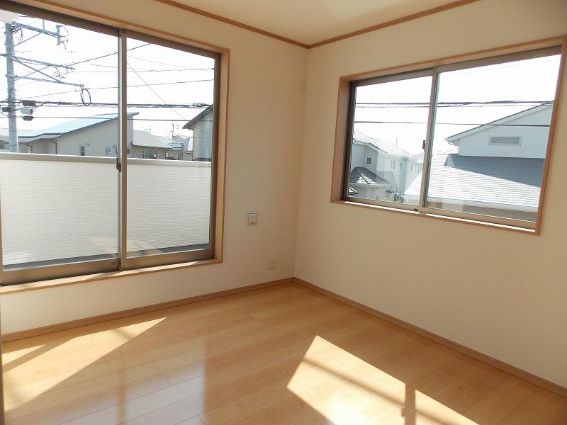 Same specifications photos (Other introspection). The second floor Western-style. So bright, so we have a two-sided lighting, Also grow Sukusukuto to healthy children (^ o ^) I'm sure my head would be even better (^. ^) However, Effort is required (^_^) / ~