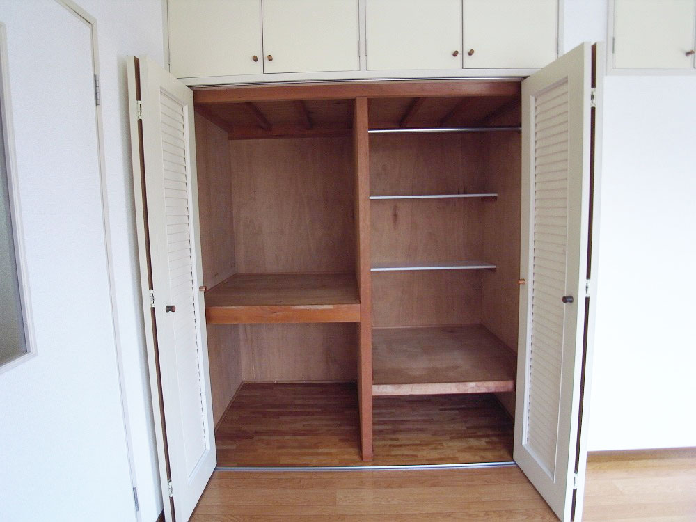 Receipt. Large-capacity storage & closet & upper closet