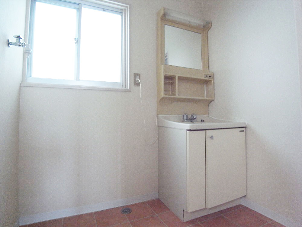 Washroom. There is a separate basin dressing room