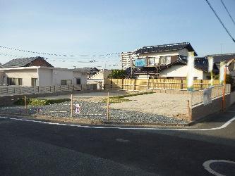 Local land photo. South-facing sunny property Local (11 May 2012) shooting