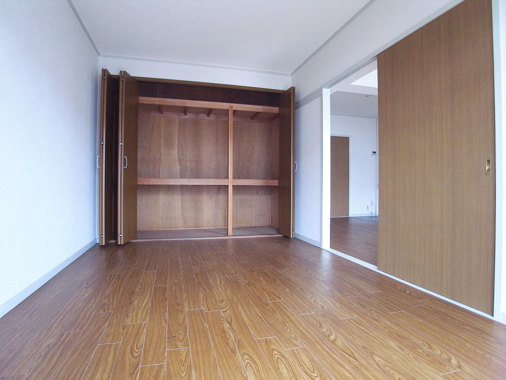 Other room space. Western-style and the balance of the Japanese-style room also GOOD