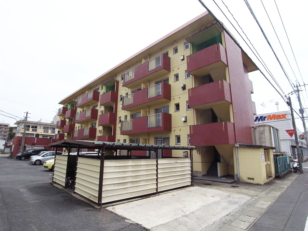 Building appearance. Many various shops around, Shopping convenient location