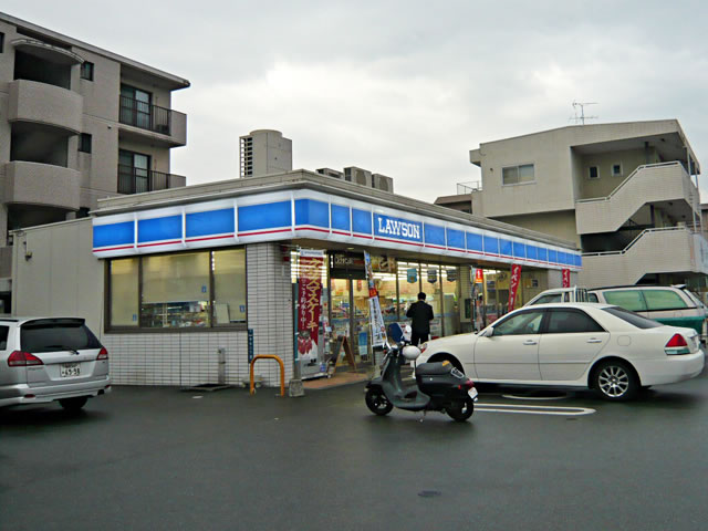 Convenience store. 400m until Lawson (convenience store)