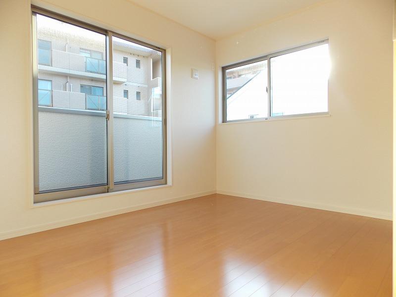 Same specifications photos (Other introspection). The second floor Western-style. All very bright, so we have a two-sided lighting, Also grow Sukusukuto to healthy children (^ o ^) I'm sure my head would be even better (^. ^) However, Effort is required (^_^) / ~