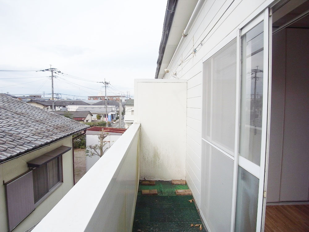 Balcony. Good per sun in the southwest-facing