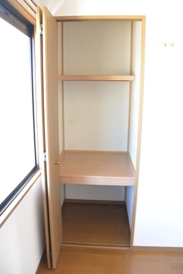 Receipt. Closet bedroom