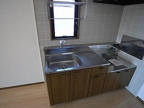 Kitchen. Bright kitchen in there window ◆