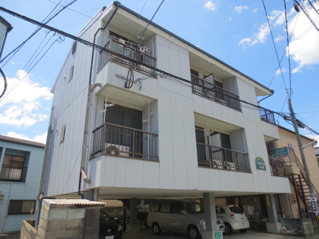 Building appearance. Complete photo