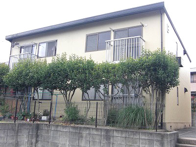 Building appearance. Facing south in positive per & ventilation good