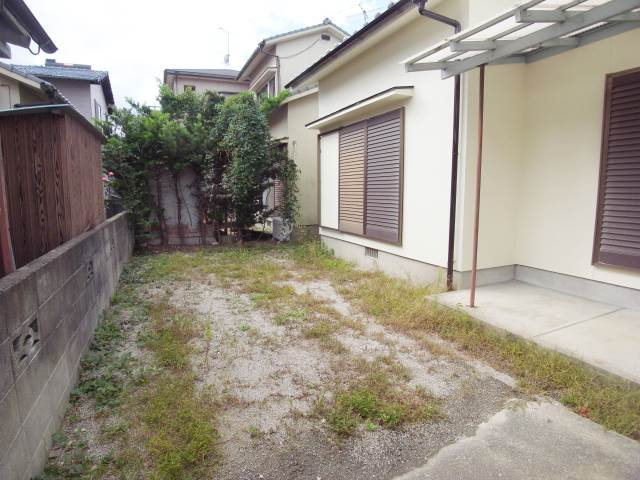 Garden. You can also stop another truck