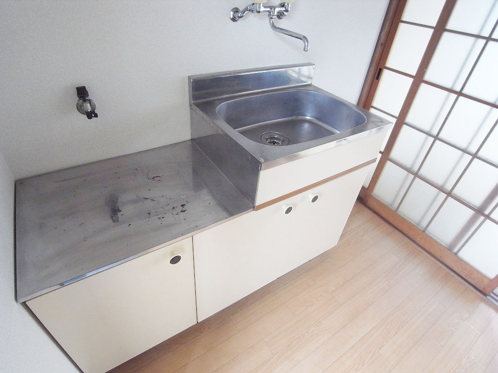 Kitchen. Gas stove installation Allowed