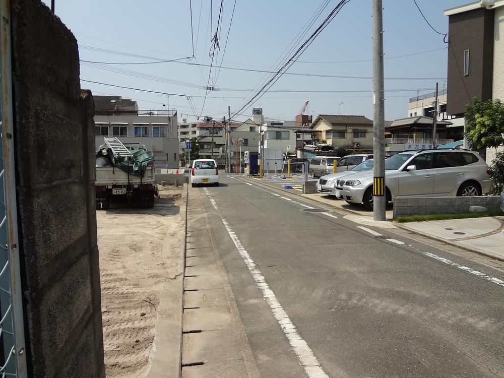 Local photos, including front road. Local (08 May 2013) Shooting