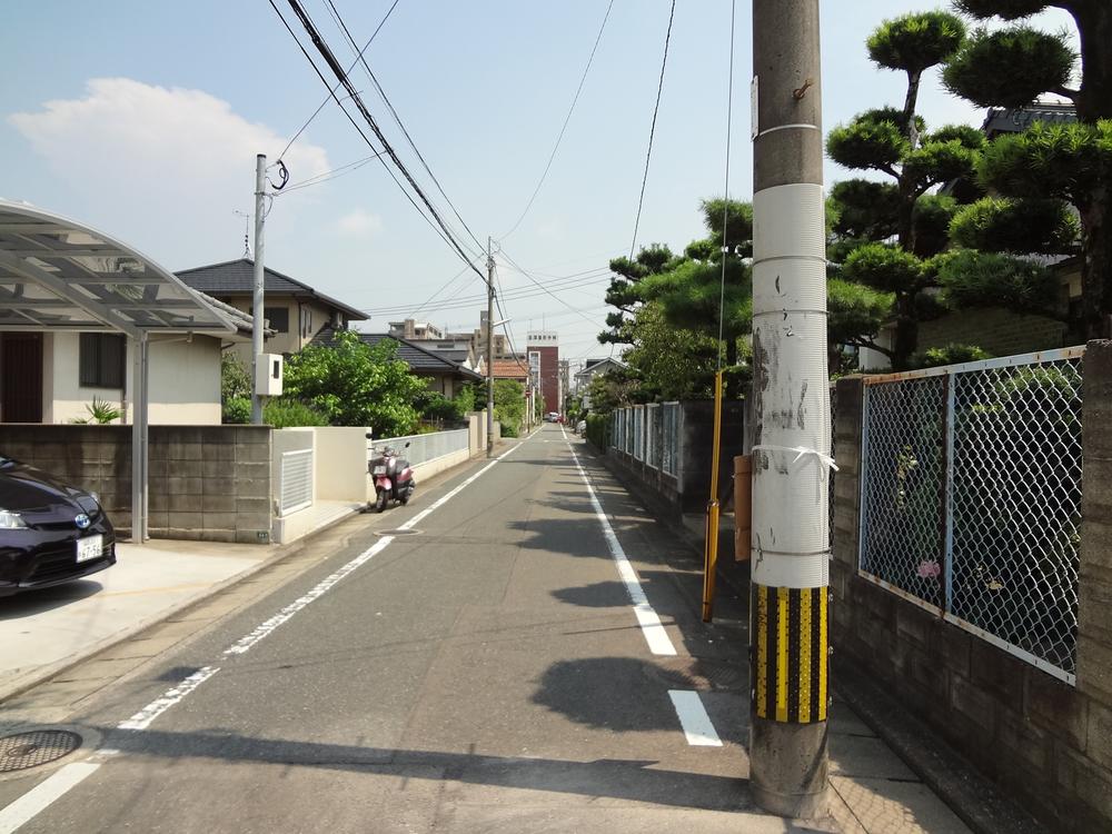 Local photos, including front road. Local (08 May 2013) Shooting