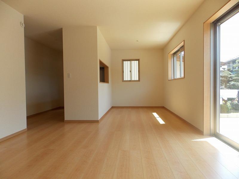 Same specifications photos (living). Since the face-to-face is the kitchen More, You can talk with wife in dishes Is popular as a communication can be achieved floor plan with your family! (^^)!