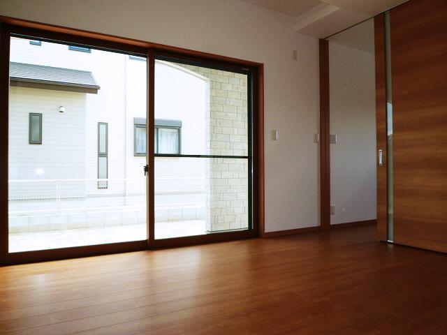 Living. Indoor (September 2013) shooting the ceiling and the height is the same, Living room door