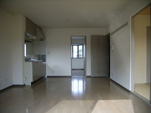 Living and room. 12 Pledge of spacious living.