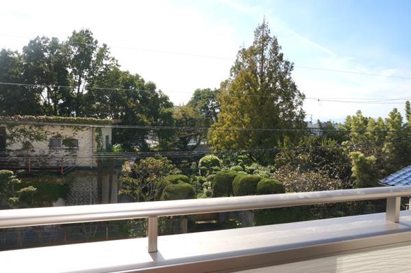 View photos from the dwelling unit. View from the site (October 2013) Shooting