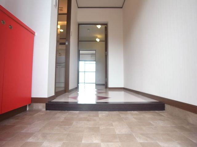 Entrance. It is entrance. 