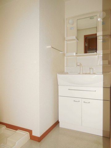 Other room space. Is Shandore