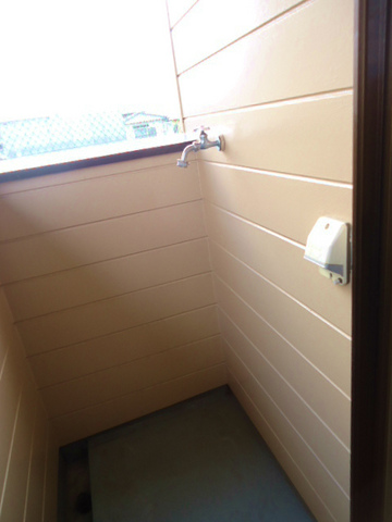 Other room space. Washing machine is equipped with storage