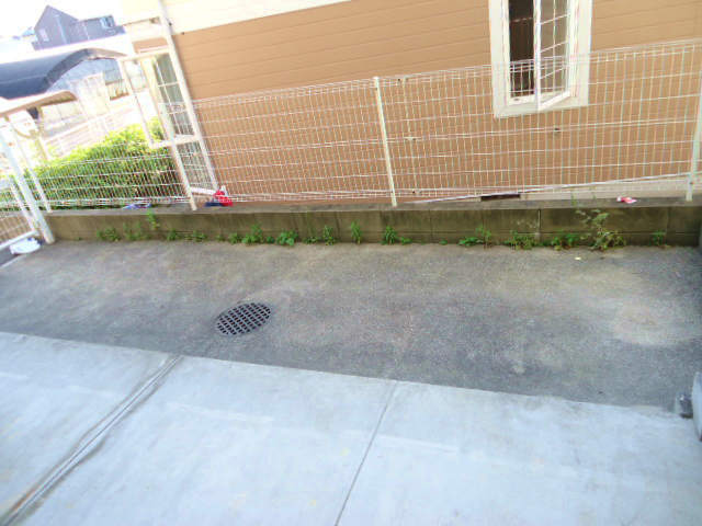 Other room space. It comes with a garden