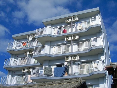 Building appearance. Harumachi Station